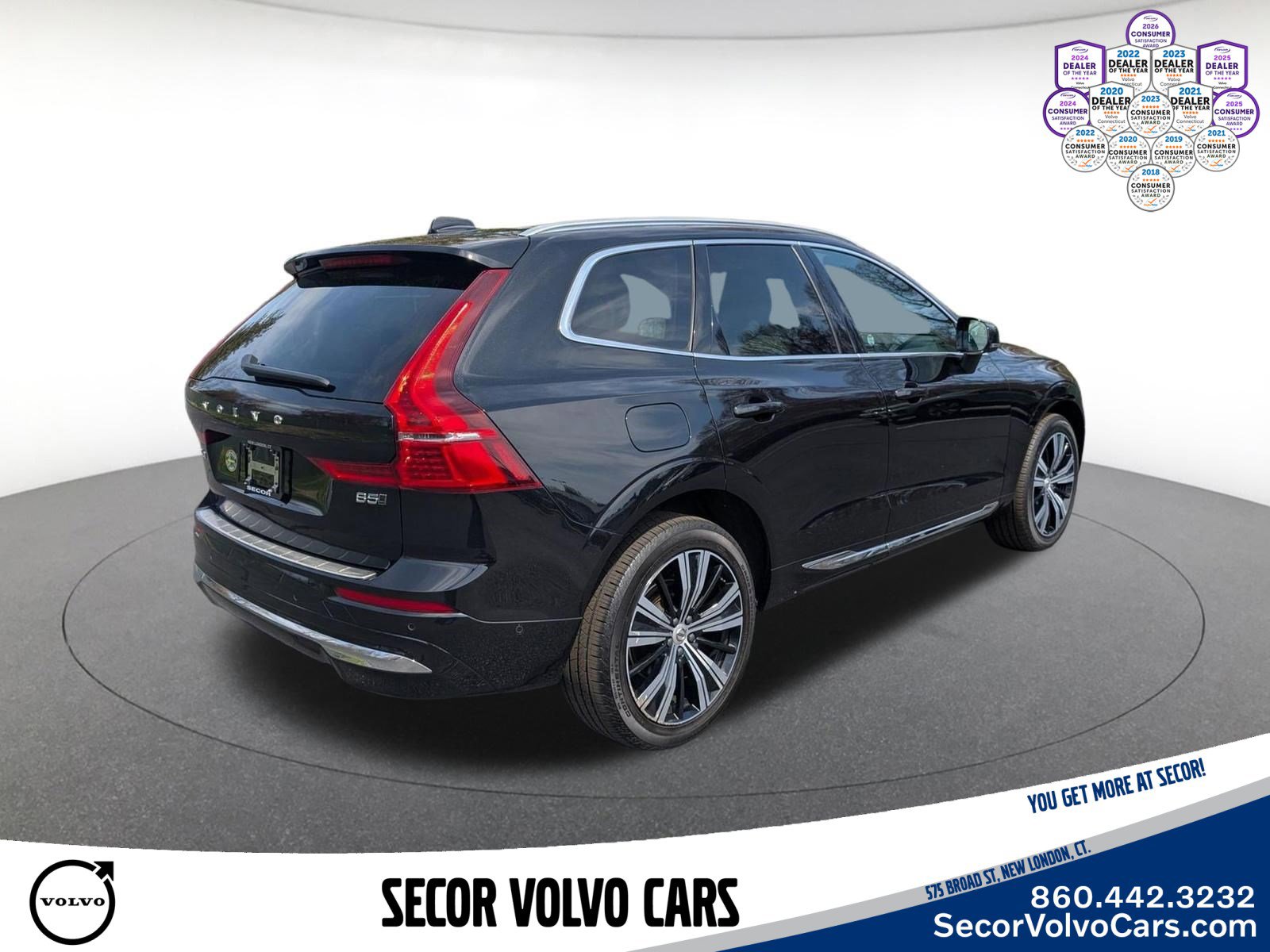 Used 2023 Volvo XC60 B5 Plus w/ Climate Package AWD/4WD image 3