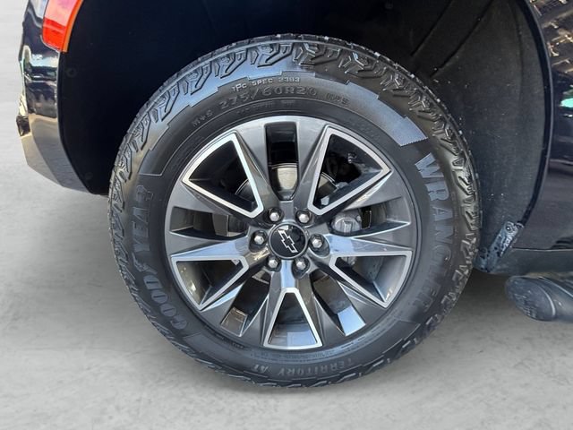 Used 2024 Chevrolet Suburban Z71 w/ Luxury Package AWD/4WD image 29