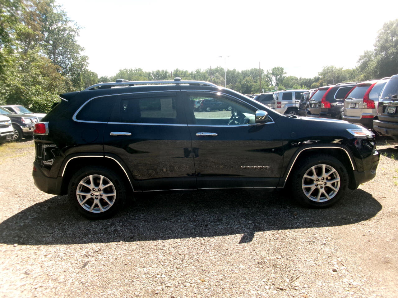 Used 2018 Jeep Cherokee Limited w/ Trailer Tow Group image 4