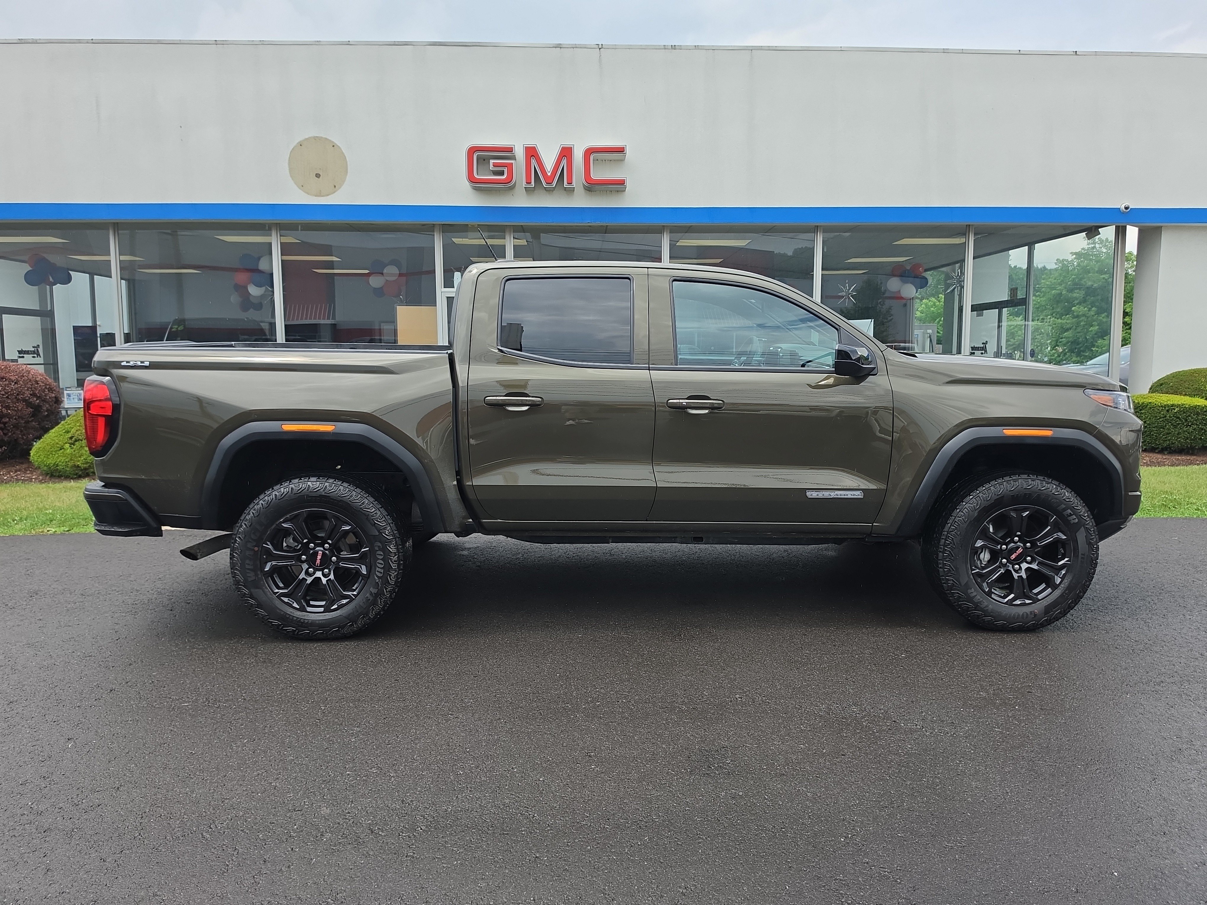 Used 2024 GMC Canyon Elevation w/ Elevation Premium Package AWD/4WD video 2