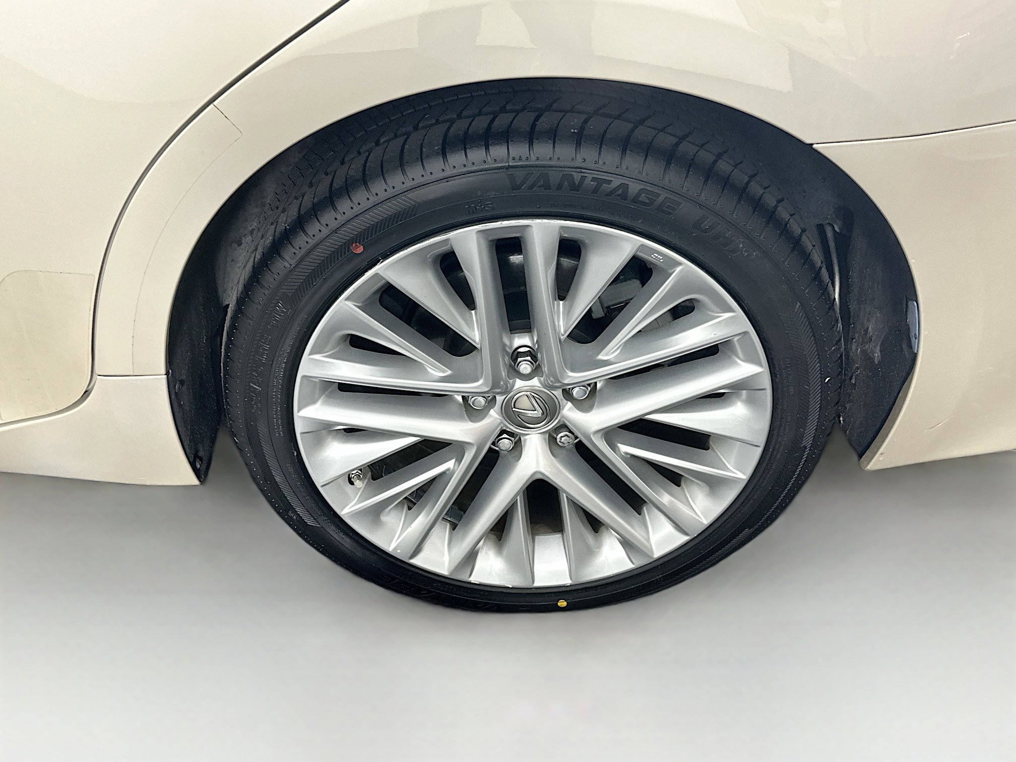 Used 2016 Lexus ES 350 w/ Luxury Package w/Wood Trim FWD image 11