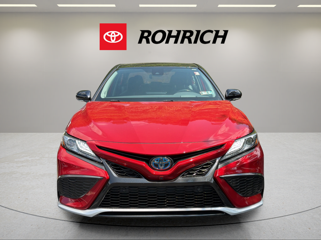 Used 2022 Toyota Camry XSE w/ Navigation Upgrade Package FWD image 2