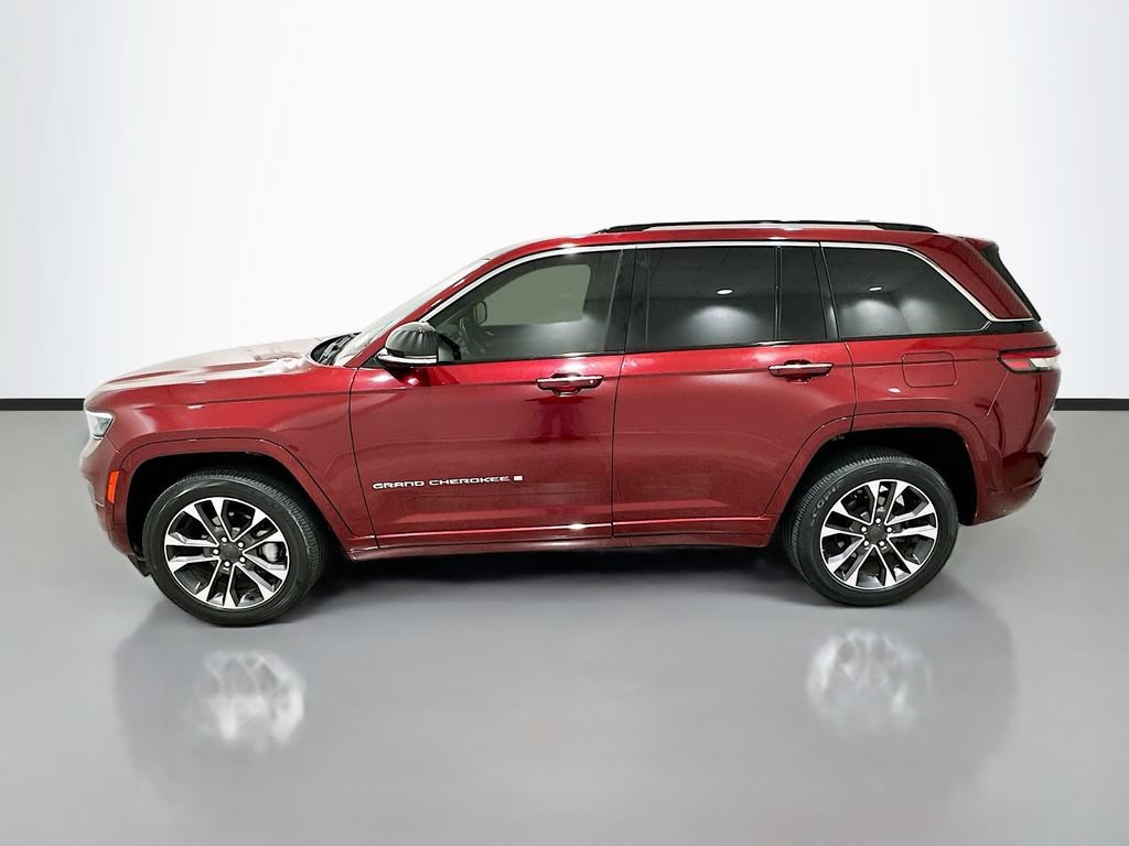 Used 2022 Jeep Grand Cherokee Overland RWD image 4