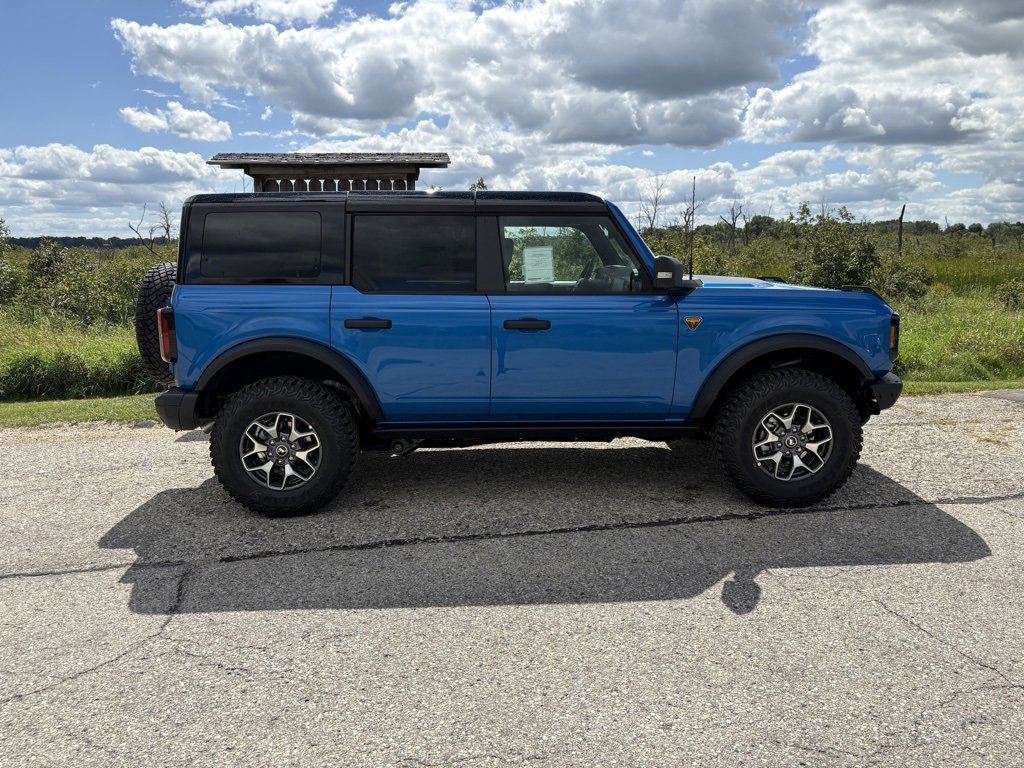 New 2025 Ford Bronco Badlands image 9