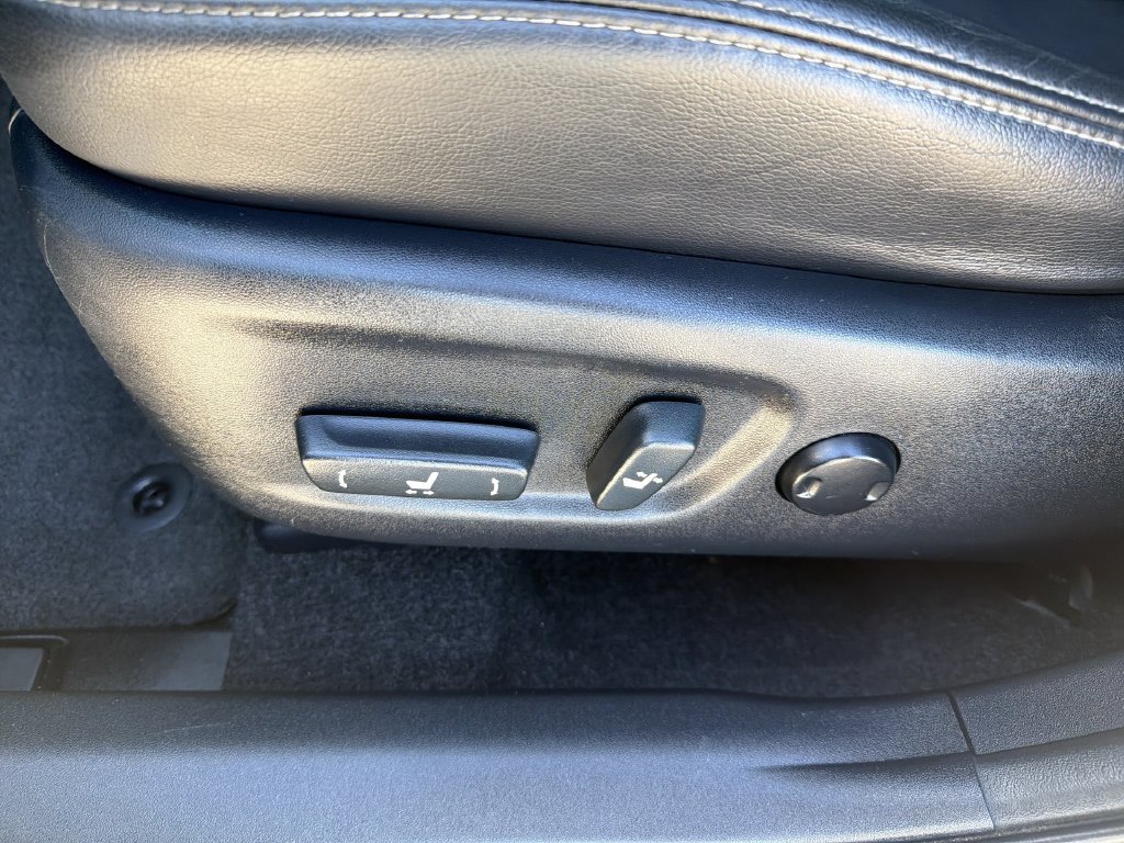 Used 2015 Toyota Prius V Four FWD image 26