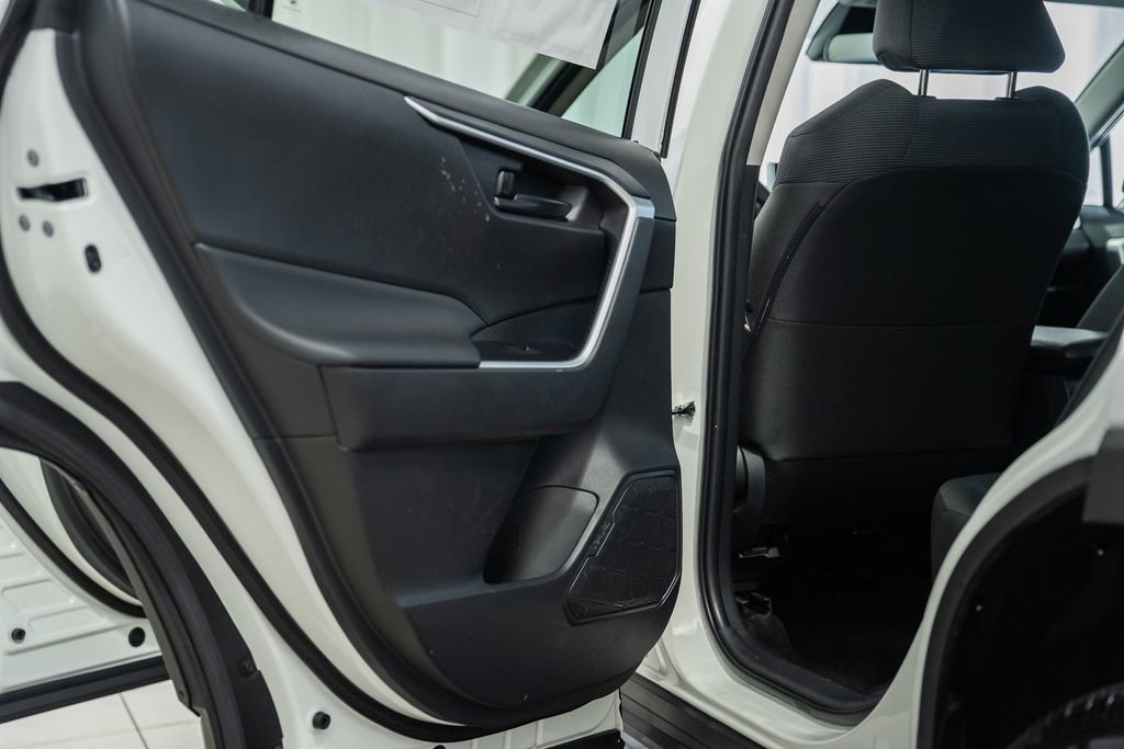 Used 2024 Toyota RAV4 LE image 29