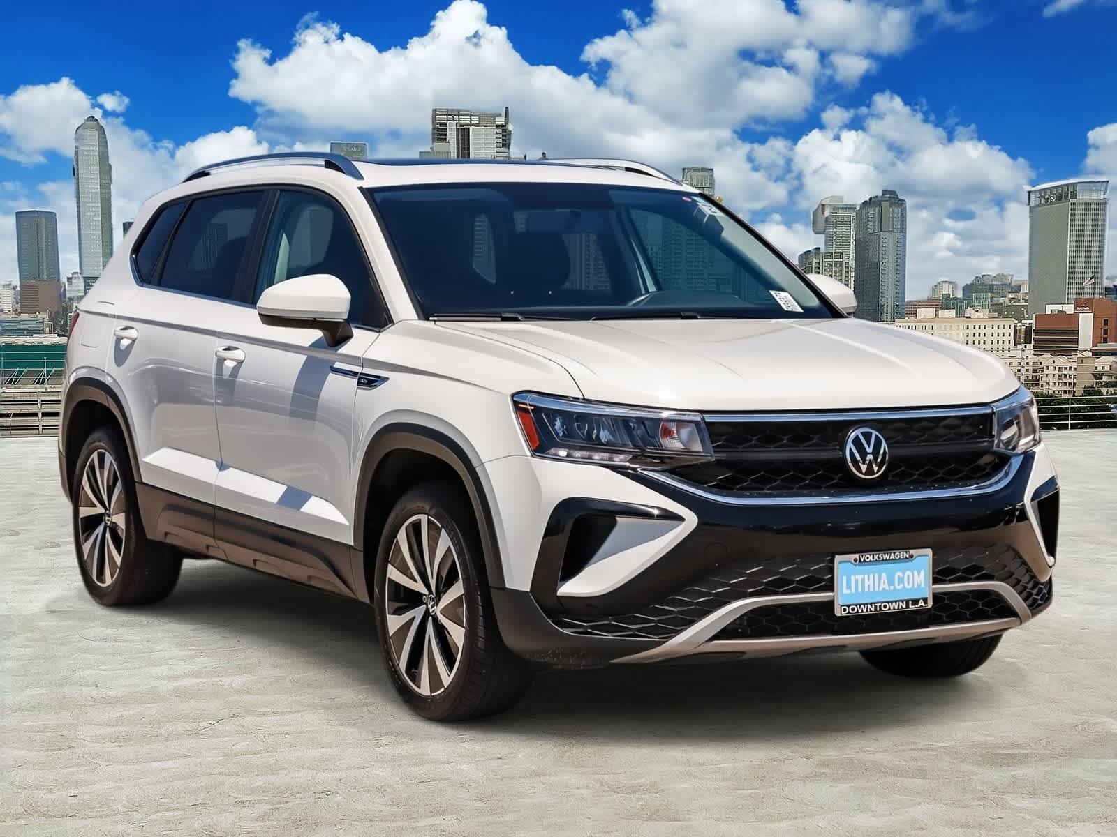 Certified 2022 Volkswagen Taos SE FWD image 3