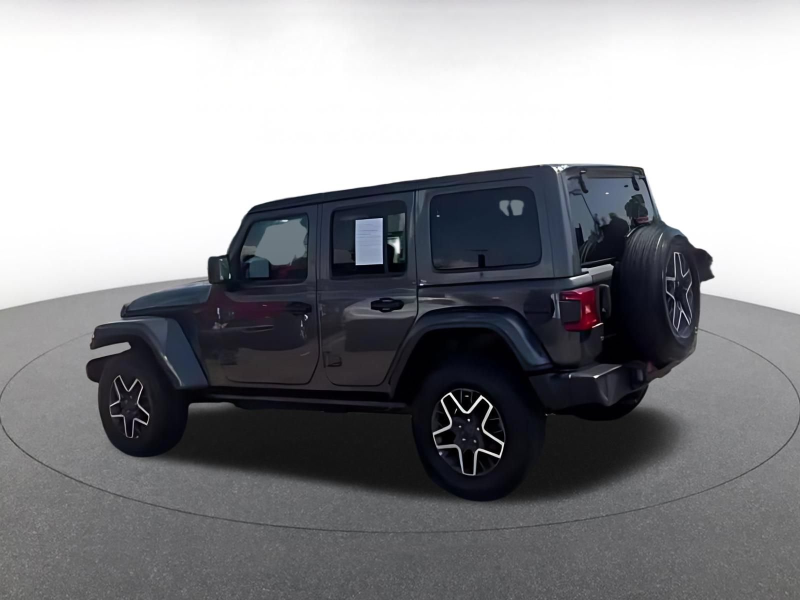 Used 2025 Jeep Wrangler Unlimited Sahara AWD/4WD image 15