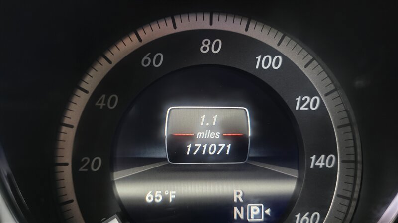 Used 2013 Mercedes-Benz E 350 4MATIC Sedan image 13