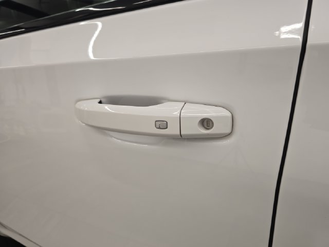 Used 2025 GMC Yukon XL AT4 w/ AT4 Premium Plus Package AWD/4WD image 27