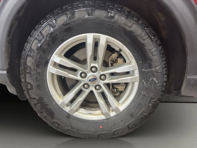 Used 2021 Ford Explorer XLT w/ Equipment Group 202A AWD/4WD image 14