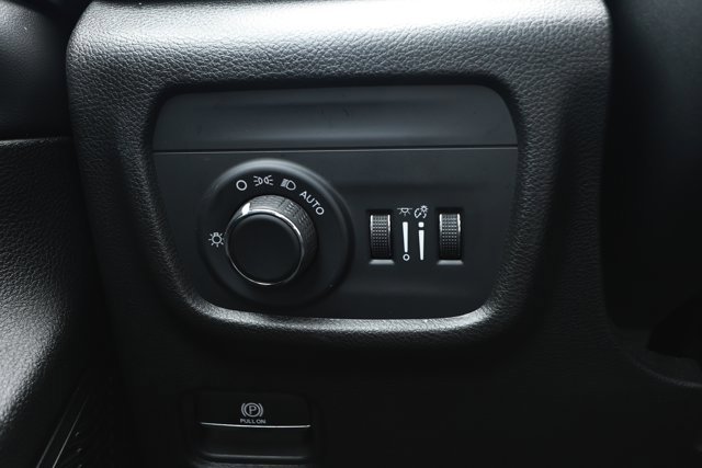 Certified 2023 Jeep Grand Cherokee Laredo RWD image 15