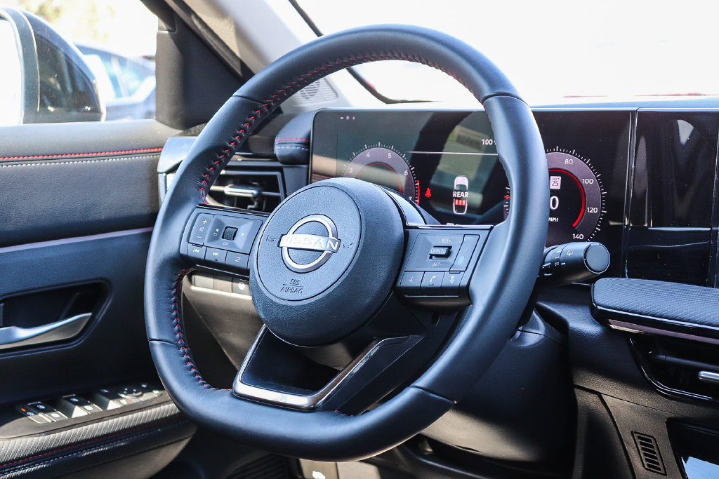 Used 2025 Nissan Kicks SR FWD image 15