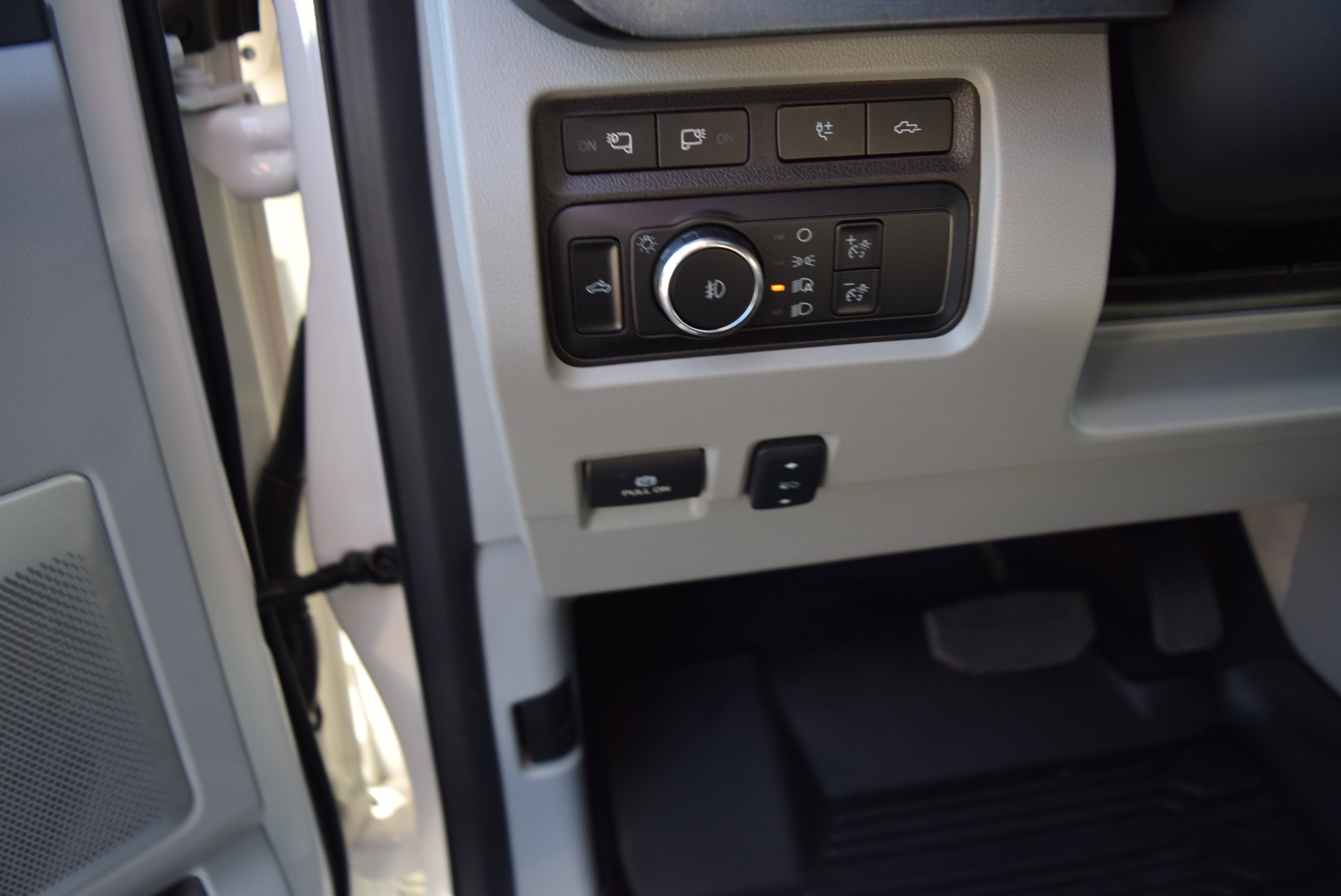 Used 2024 Ford F350 Limited w/ FX4 Off-Road Package image 13