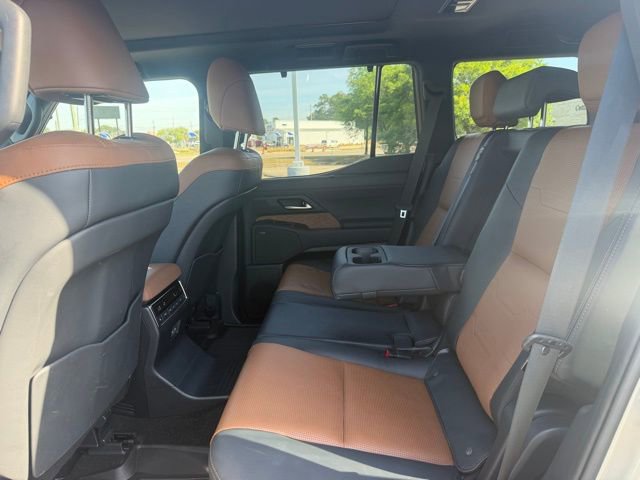 Used 2024 Lexus GX 550 w/ Accessory Package (2T) image 13