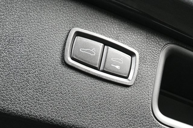 New 2026 Porsche Macan image 33