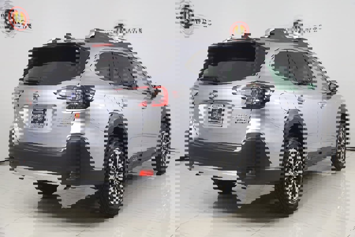 Used 2025 Subaru Outback Touring XT image 3