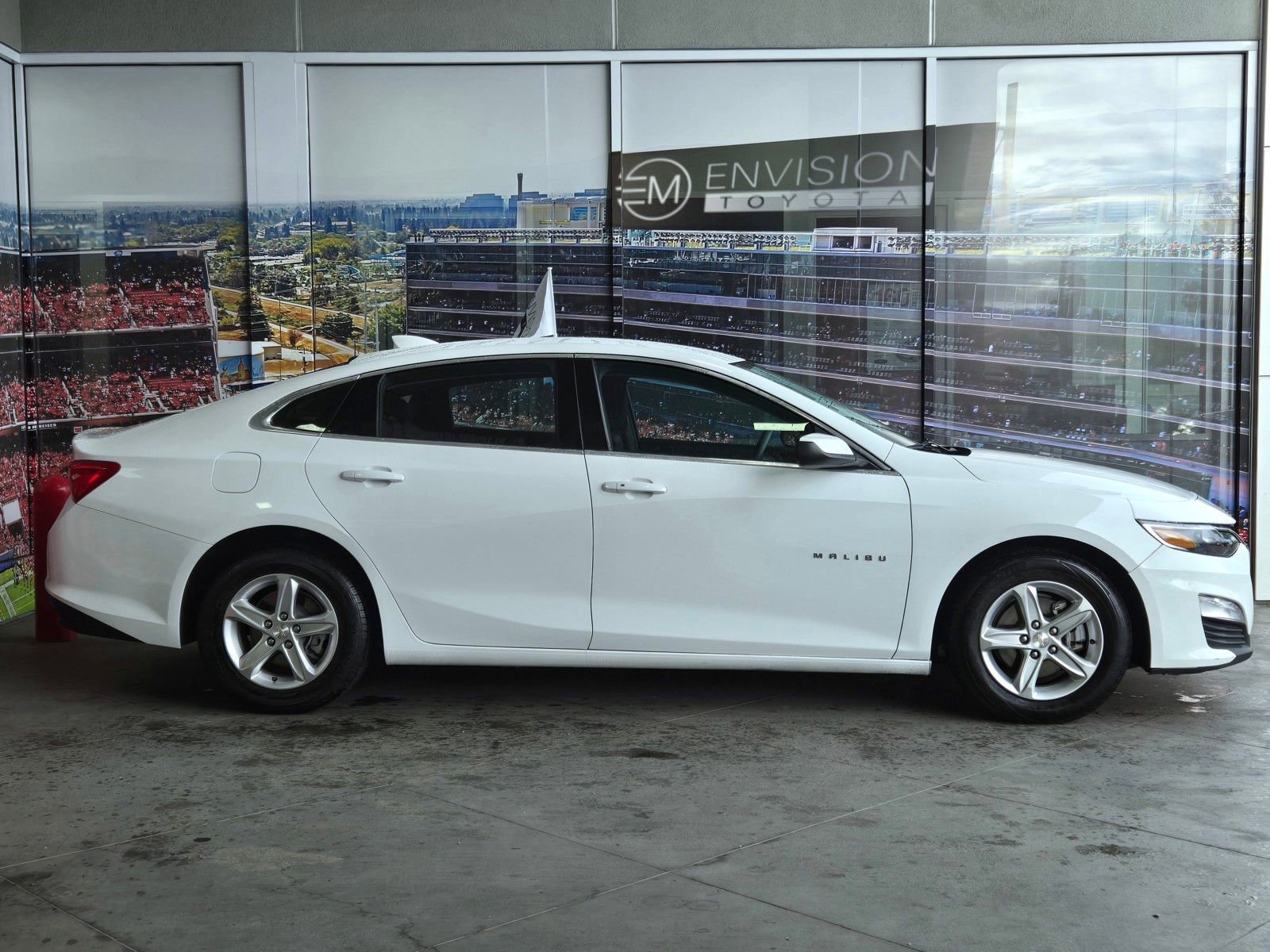 Used 2024 Chevrolet Malibu LT FWD image 4