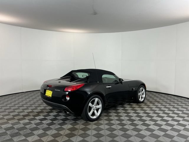 Used 2006 Pontiac Solstice Convertible w/ Premium Package RWD image 6