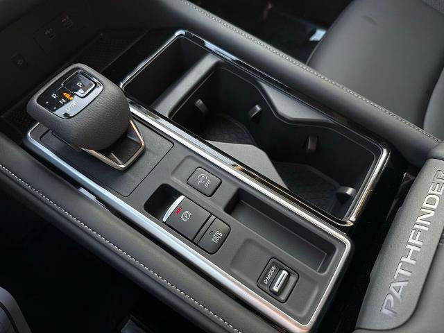 New 2025 Nissan Pathfinder SL w/ Black Appearance Package image 25