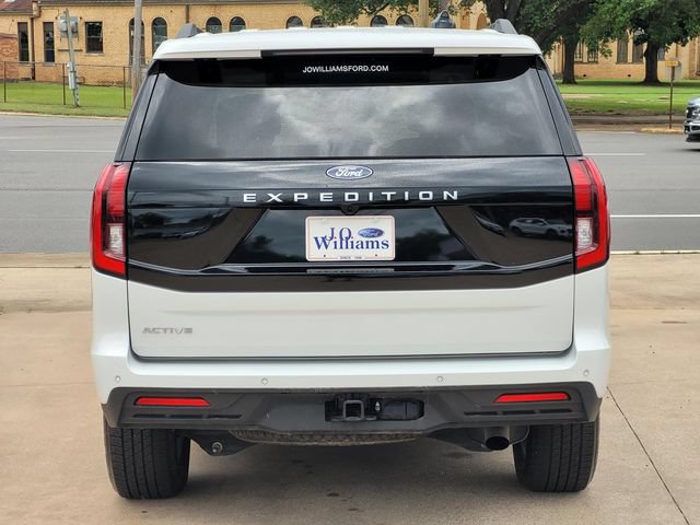 Used 2025 Ford Expedition Active RWD image 5