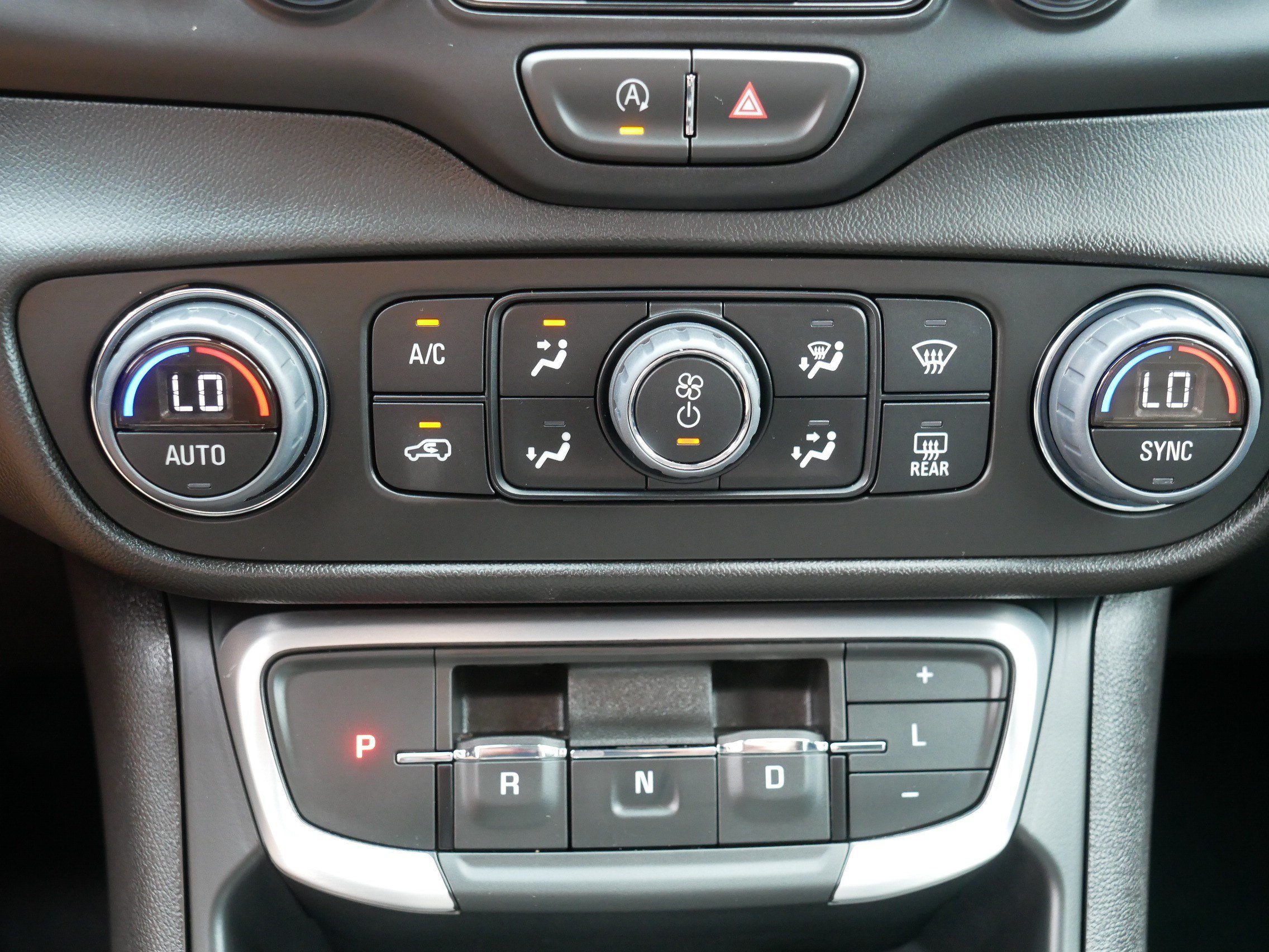 Used 2024 GMC Terrain SLT w/ Elevation Edition AWD/4WD image 23