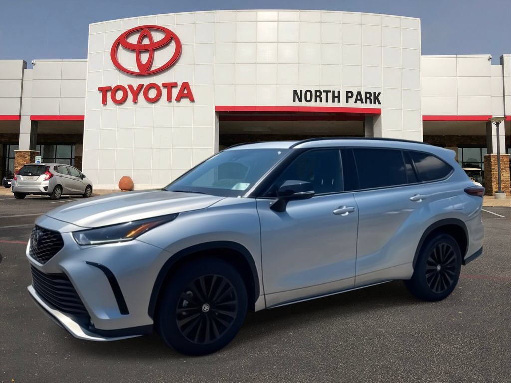 Used 2025 Toyota Highlander XSE AWD/4WD image 1
