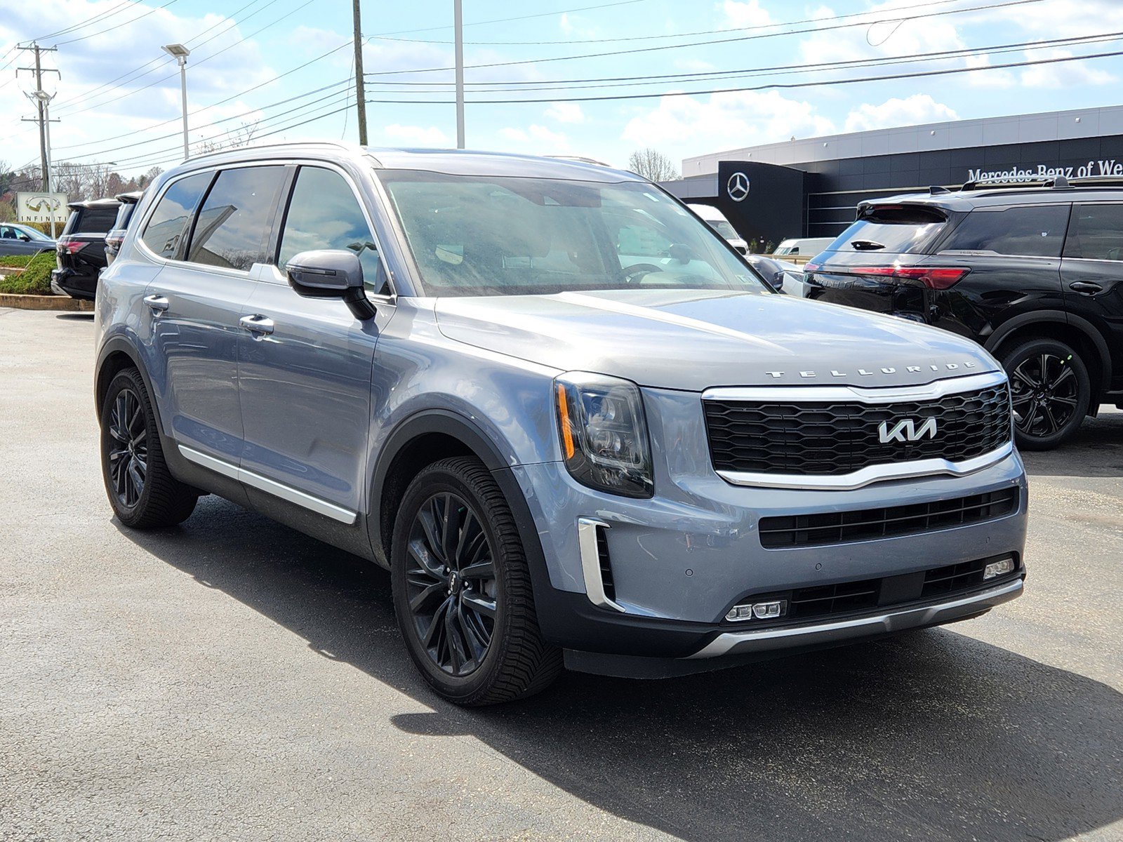 Used 2022 Kia Telluride SX w/ SX Prestige Package image 3
