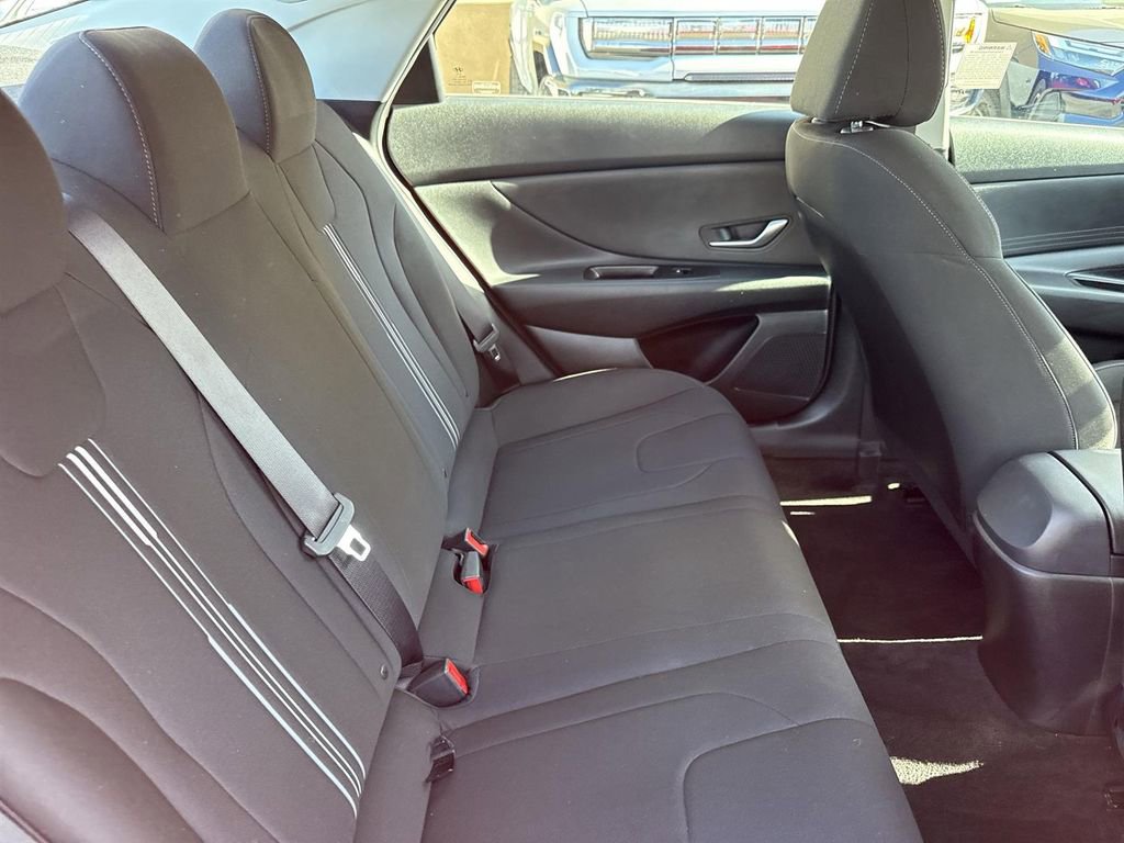 Used 2022 Hyundai Elantra SEL image 22