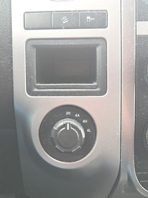 Used 2017 Ford Expedition XLT image 31