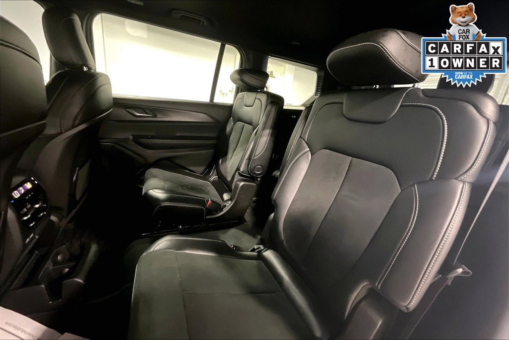 Used 2025 Jeep Grand Cherokee L Altitude RWD image 33