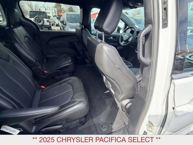 Certified 2025 Chrysler Pacifica Select image 10