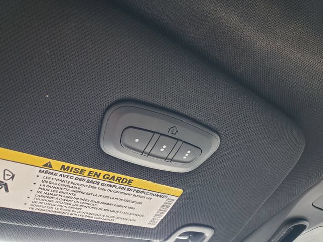 Used 2025 Chrysler Pacifica Limited FWD image 41