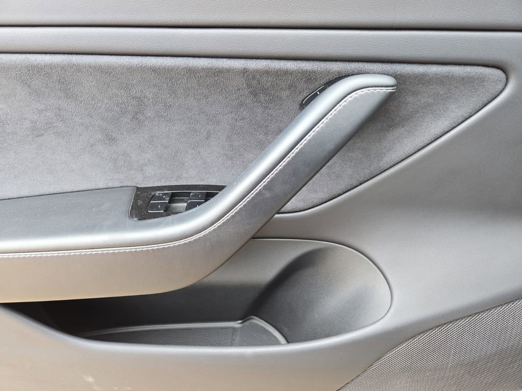 Used 2018 Tesla Model 3 Long Range RWD image 18
