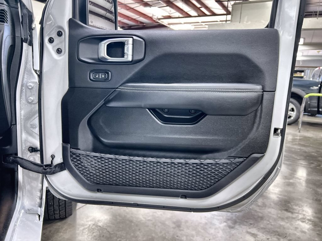 Used 2023 Jeep Gladiator Overland AWD/4WD image 28
