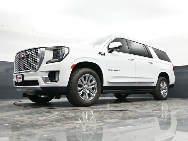 Used 2022 GMC Yukon XL Denali image 32