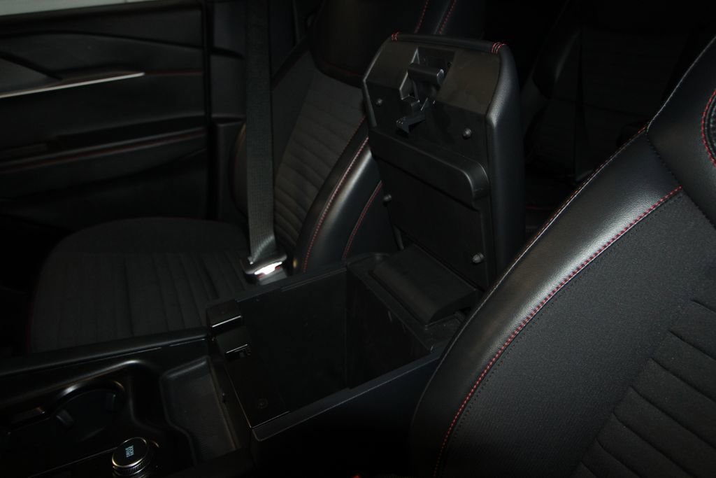 Used 2025 Ford Explorer ST-Line image 21