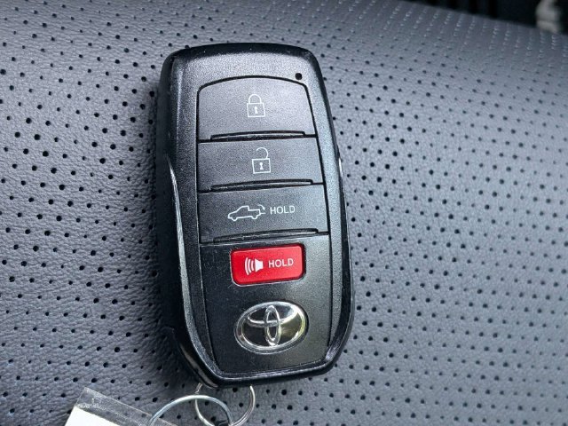 Used 2024 Toyota Tundra Platinum AWD/4WD image 28