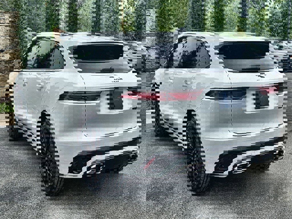 New 2026 Jaguar F-PACE R-Dynamic S image 3