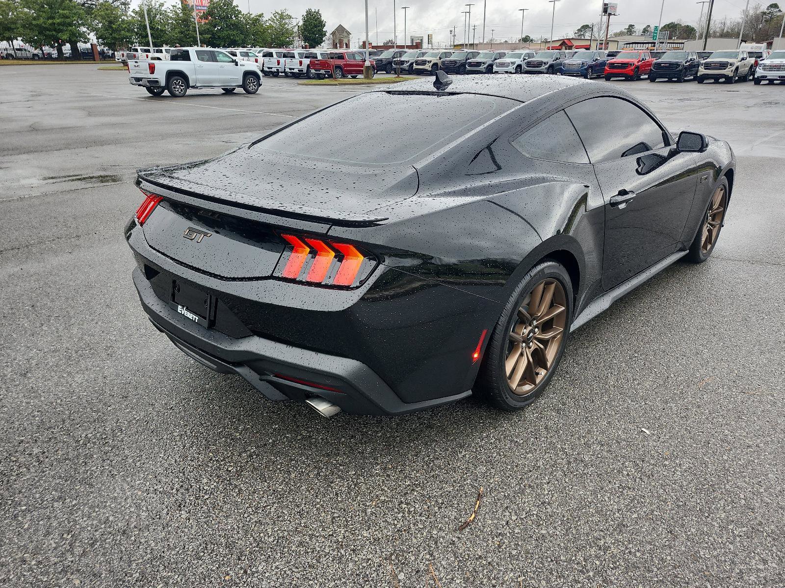 Used 2025 Ford Mustang GT Premium image 3
