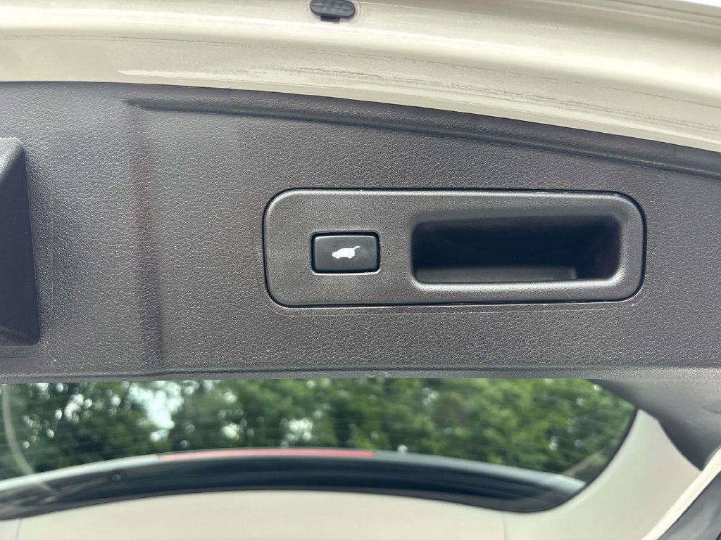 Used 2020 Acura MDX SH-AWD image 17