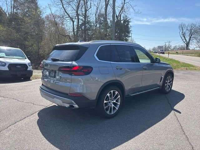 Used 2026 BMW X5 xDrive40i AWD/4WD image 3