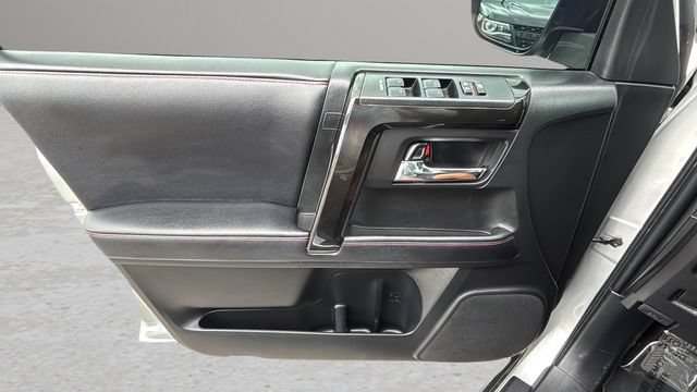 Used 2019 Toyota 4Runner TRD Off-Road AWD/4WD image 17