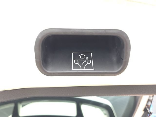 Used 2021 Toyota C-HR XLE FWD image 31