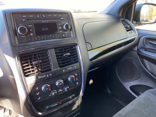 Used 2015 Dodge Grand Caravan SE FWD image 31