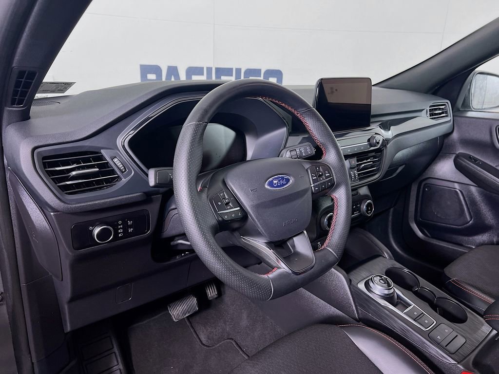 Certified 2025 Ford Escape ST-Line image 11