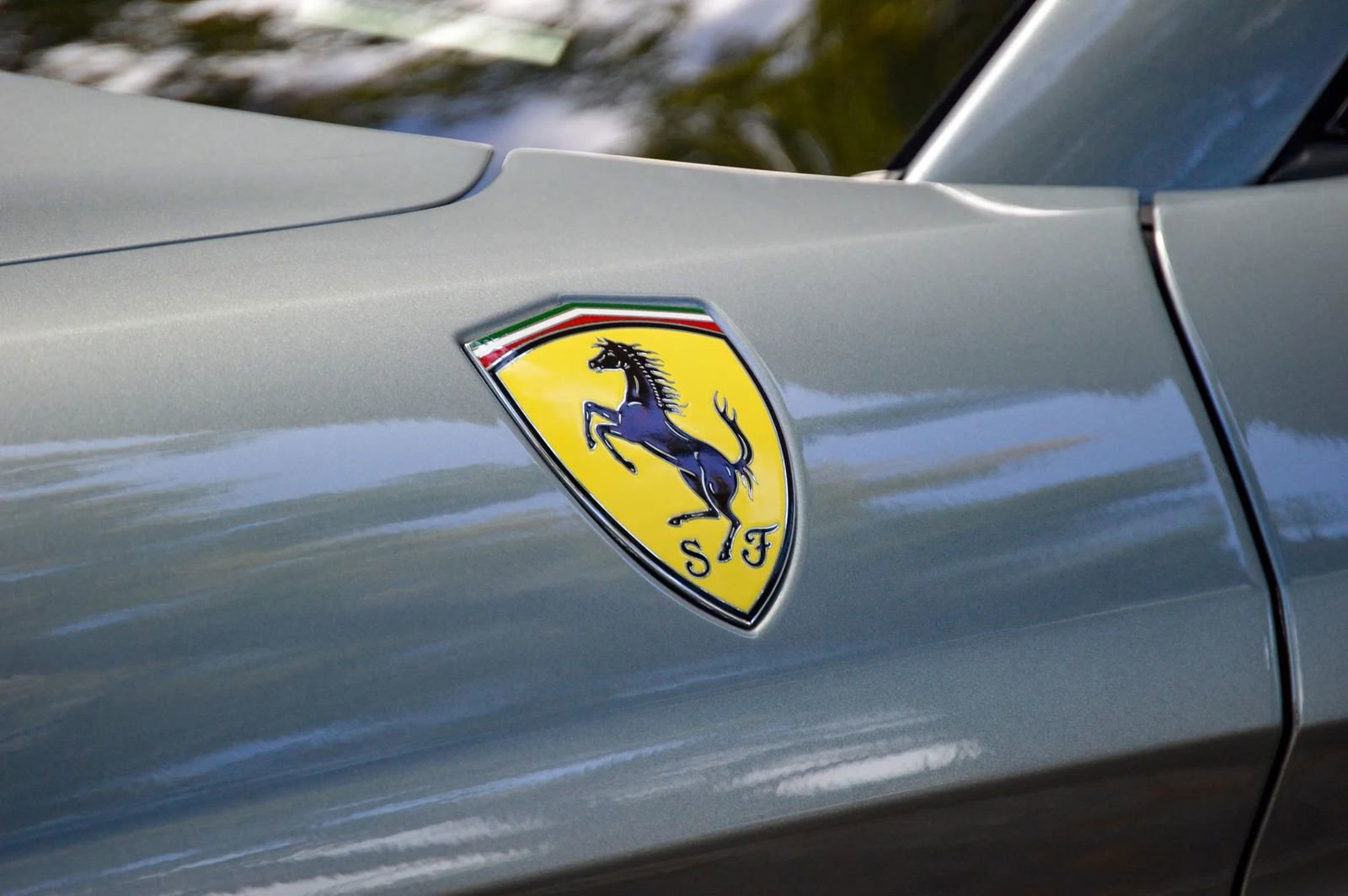 Used 2015 Ferrari California T image 4