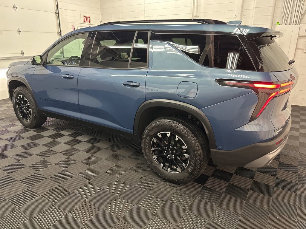Used 2025 Chevrolet Traverse Z71 w/ Enhanced Driving Package image 7