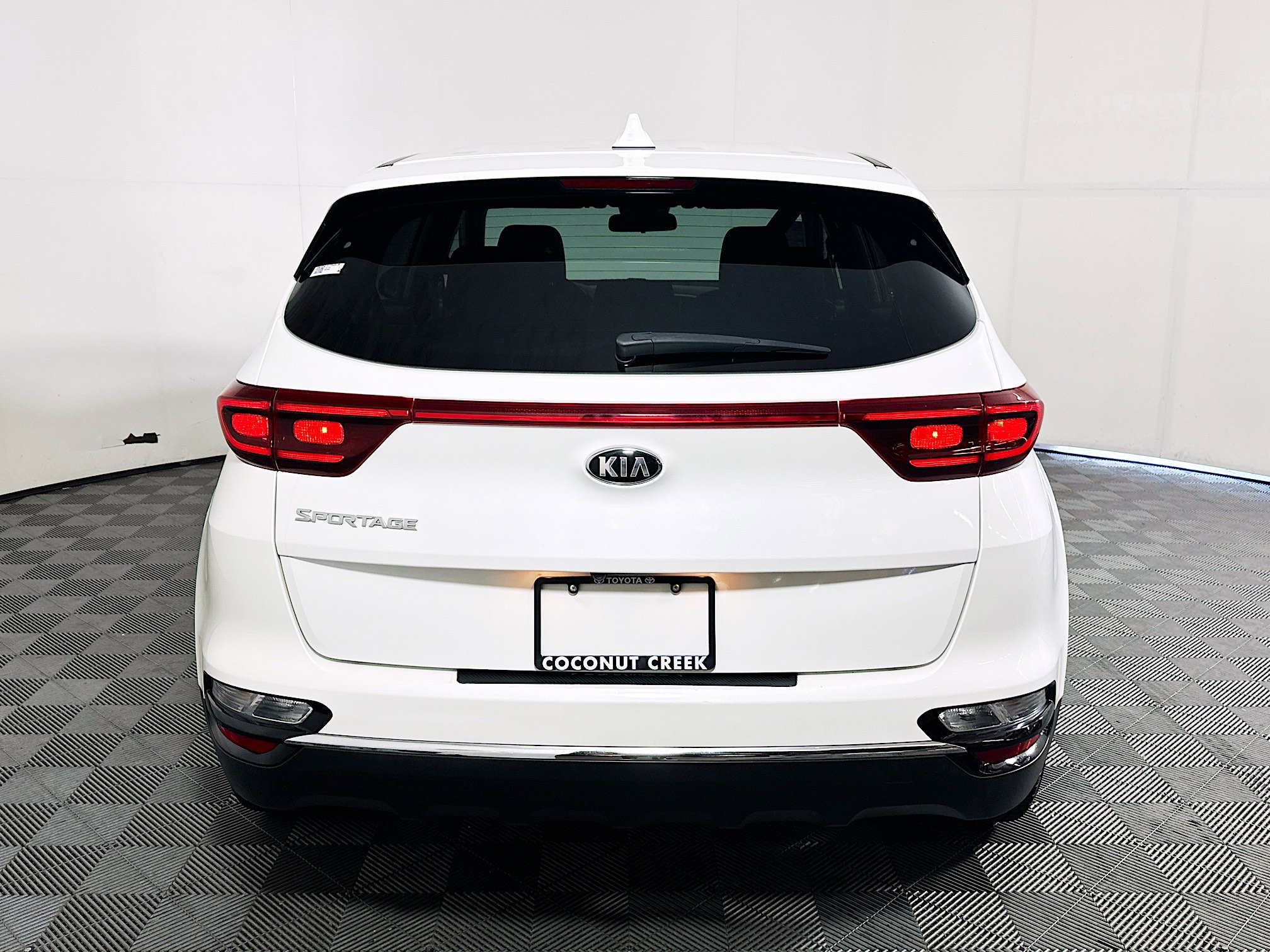 Used 2021 Kia Sportage LX AWD/4WD image 4