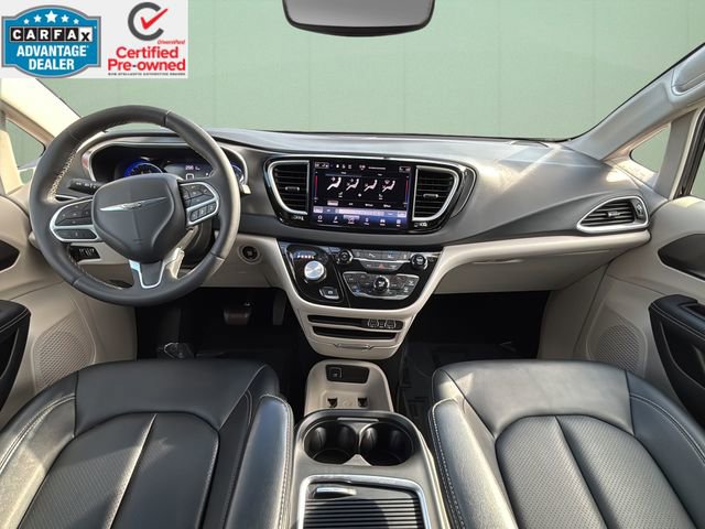 Certified 2024 Chrysler Pacifica Touring-L image 24